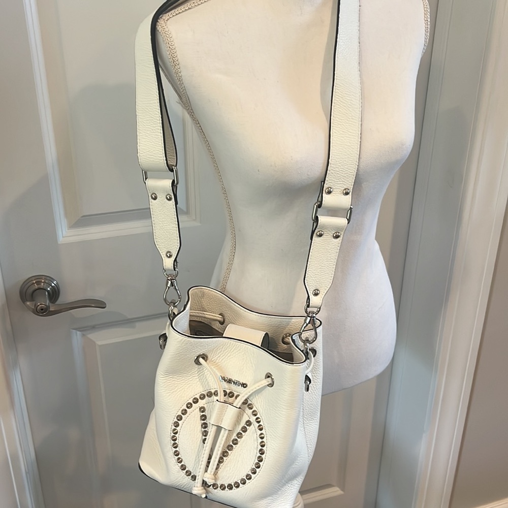 Brand new! Valentino! - Picture 3 of 7